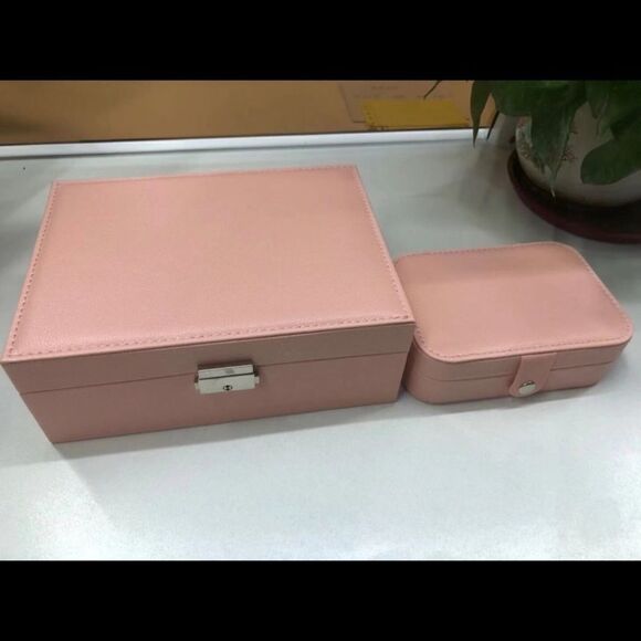 Girls Set of Two Leather Jewelry Box Organizers - Picture 8 of 11